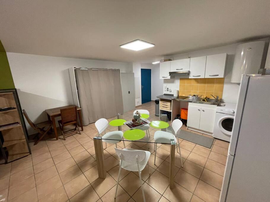 Immense Studio 51 Jusqu'A 4 Personnes Avec Vue Mer Saint-Denis Extérieur photo
